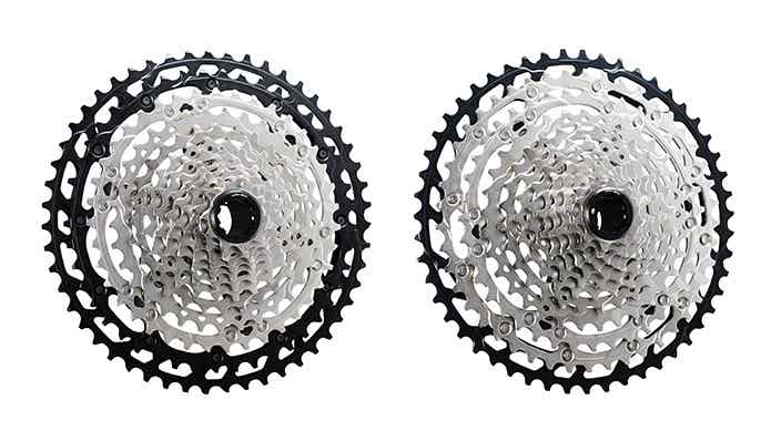 左：DEORE XT「CS-M8100-12」カセットスプロケット 右：SLX「CS-M7100-12」カセットスプロケット