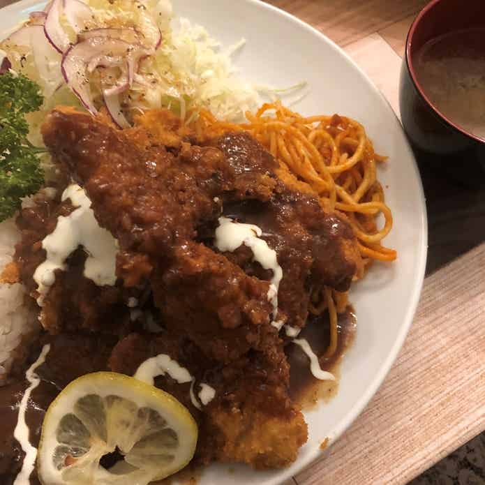 まるえい食堂のランチ