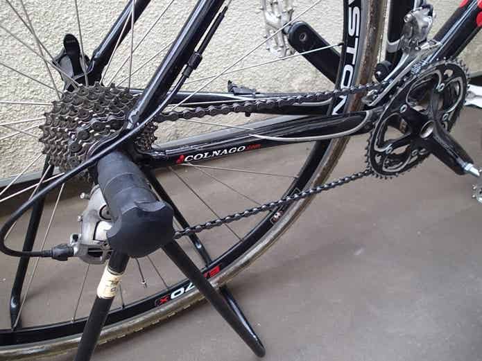 作業しやすいように自転車をセット
