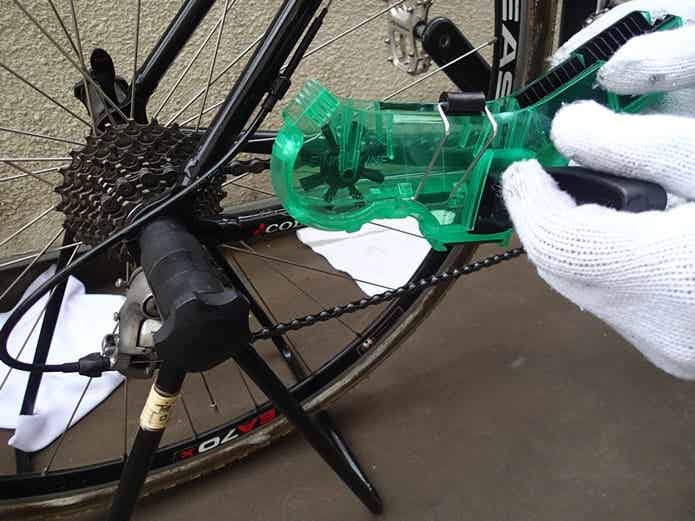 液を入れた洗浄器をあらためてセット