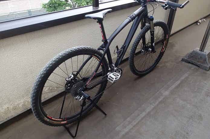 作業しやすいように自転車をセット