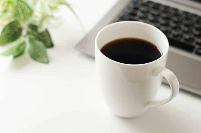 オフィスでコーヒー