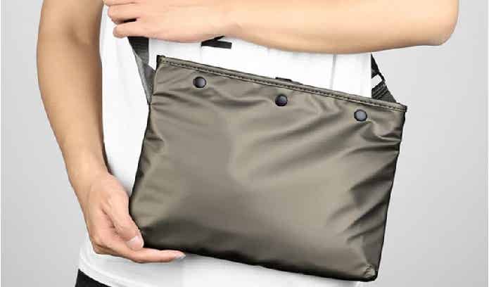 サコッシュとショルダーバッグとの違いは？