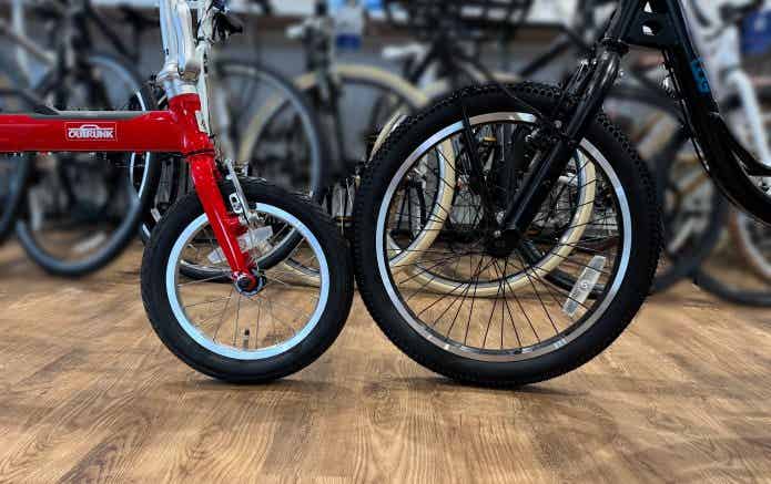 14インチと20インチのミニベロのタイヤ