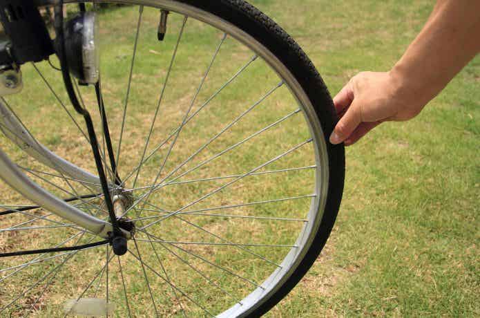 自転車のタイヤの空気圧、大事ですよ