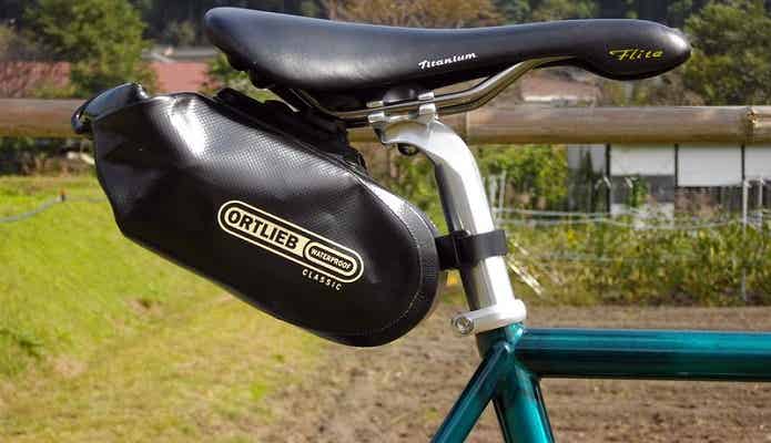 オルトリーブ バッグ サドルバッグ (Saddle-bag）M オーシャンブルー/ブラック