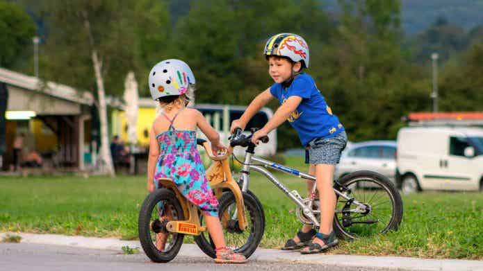 自転車と一緒にこんなアイテムも用意しましょう！