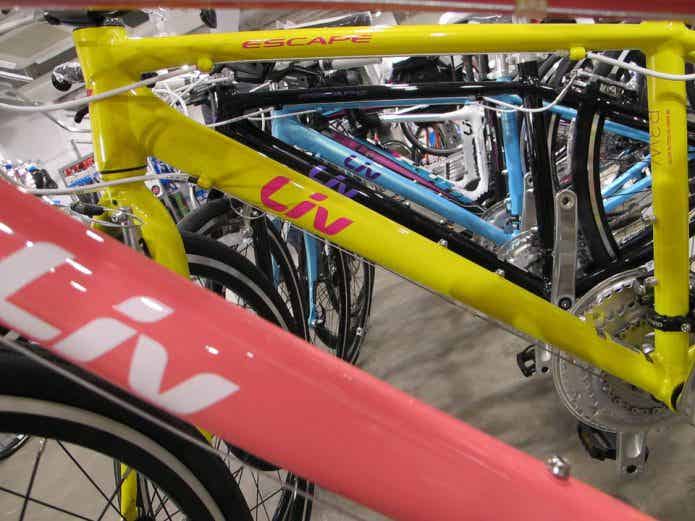 女性らしいカラーが充実
