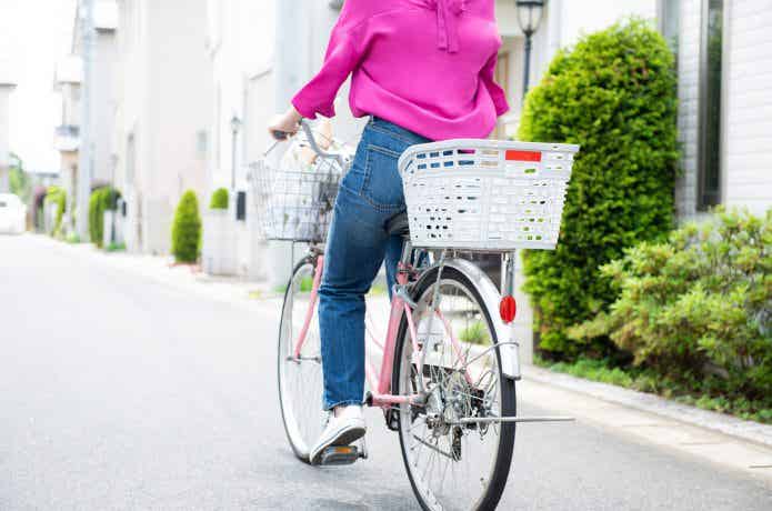 後ろカゴは、重たい荷物も載せやすい
