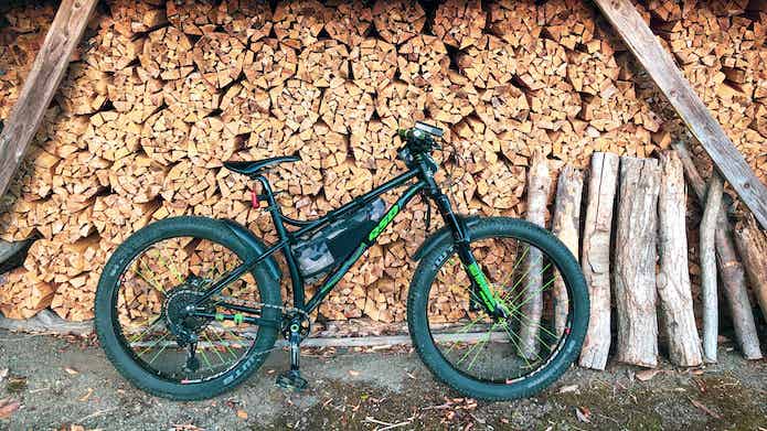 山を走る自転車キャンプならマウンテンバイク