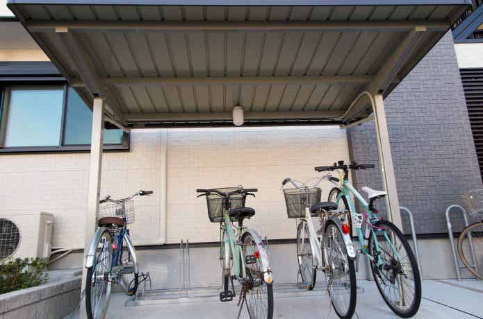 屋根付きの自転車置き場が欲しい