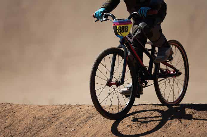 BMXレース｜ダートコースを走る「自転車版モトクロス」