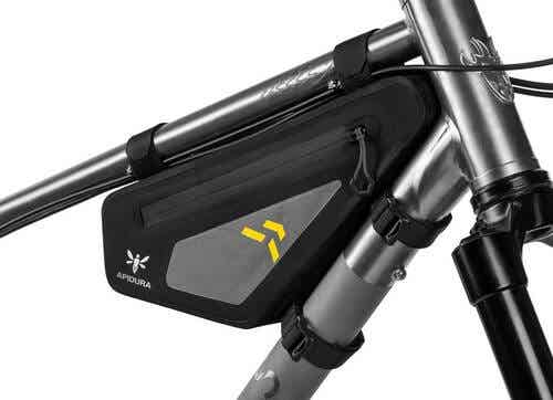 Apidura：バックカントリーフレームバッグ