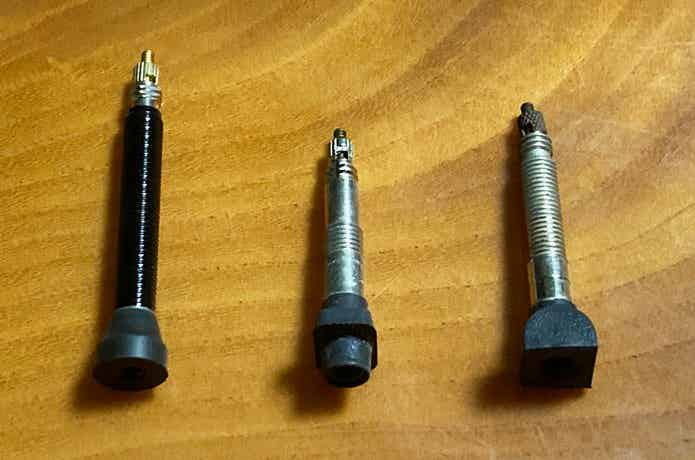 リム（ホイール）の形状によって、チューブレスバルブを選ぶ