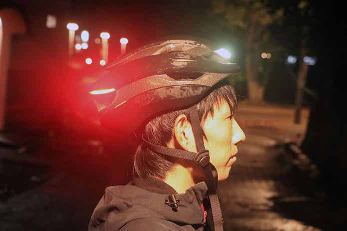革命的なライト付きヘルメット！「LUMOS Ultra」をガチレビューします