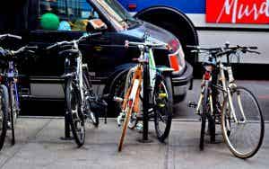 自転車　駐輪　街中