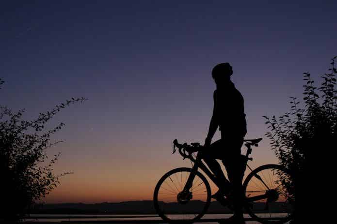 自転車 サイクリング 夜間