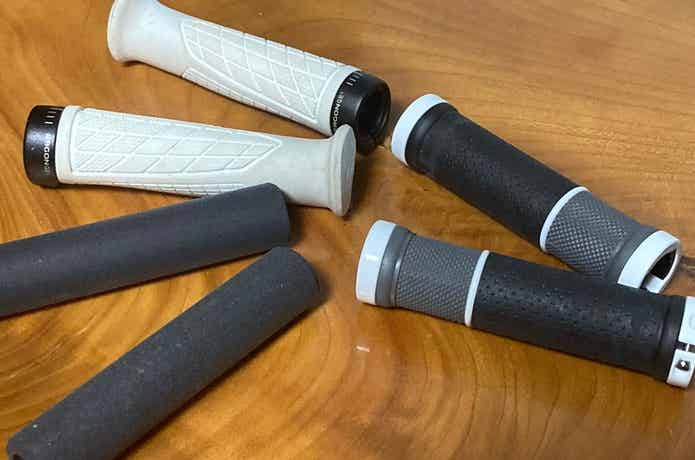 MTBのグリップ、おすすめ5選と選び方をご紹介！車体をコントロールする重要なパーツ。