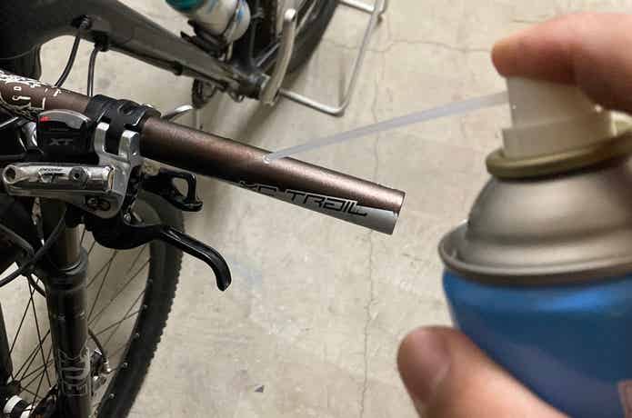 グリップ　交換　自転車
