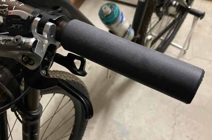 グリップ　交換　自転車