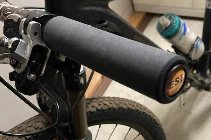 グリップ　交換　自転車