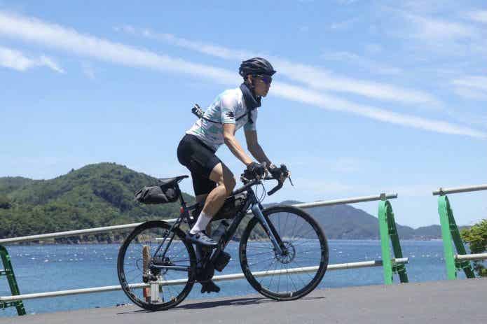 ロードバイク　サイクリング　坂道