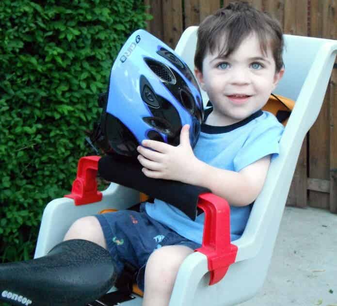 子供　自転車　ヘルメット