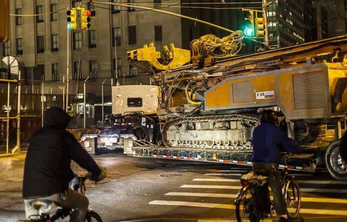 道路工事　自転車