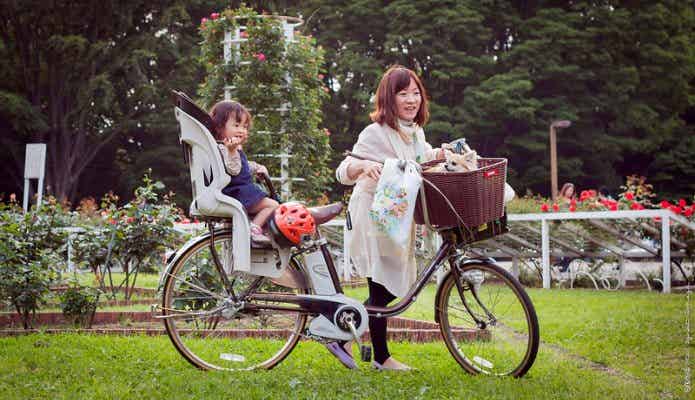 電動子乗せ自転車　ママと子ども　お出かけ