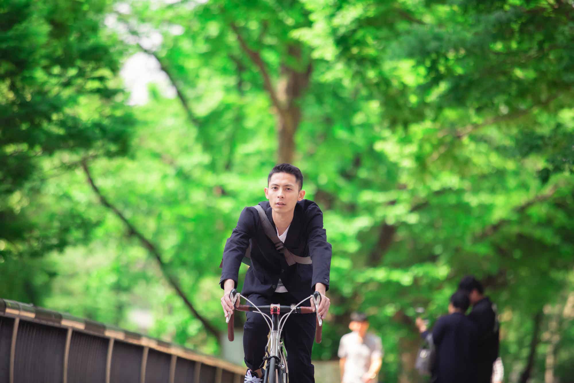 自転車通勤 男性