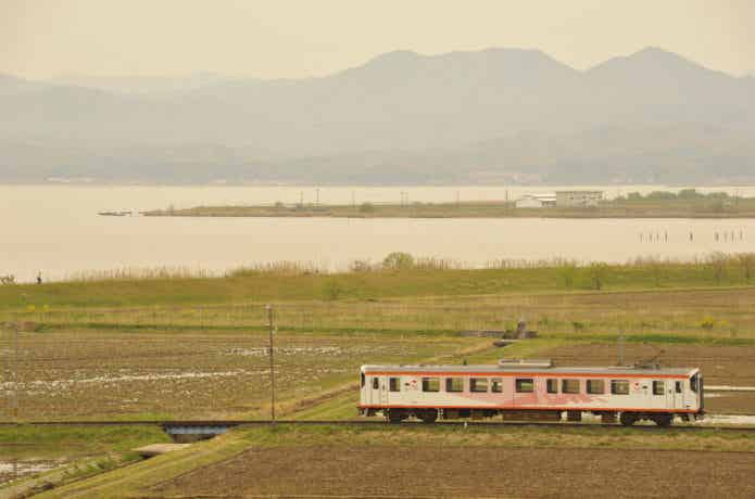 一畑電車と宍道湖