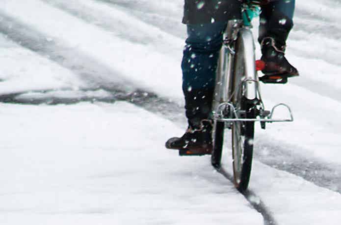 自転車の雪道走行