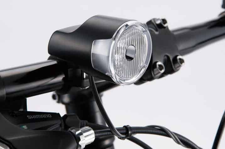 BRIDGESTONEのオートライト付きクロスバイク