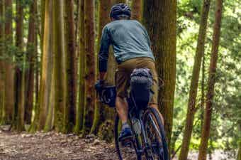 【自転車遊び愛好家に送る】汗処理特化のパッド付インナーショーツ「ドライレイヤーオールロードショーツ」登場！
