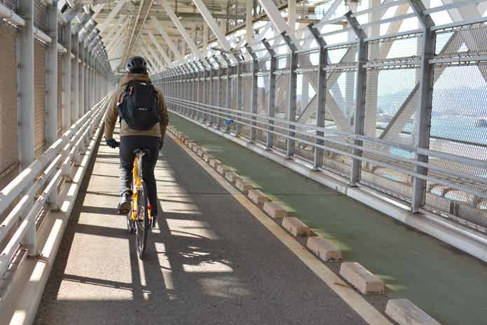 因島大橋の自転車用道路
