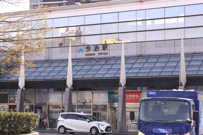 今治駅前