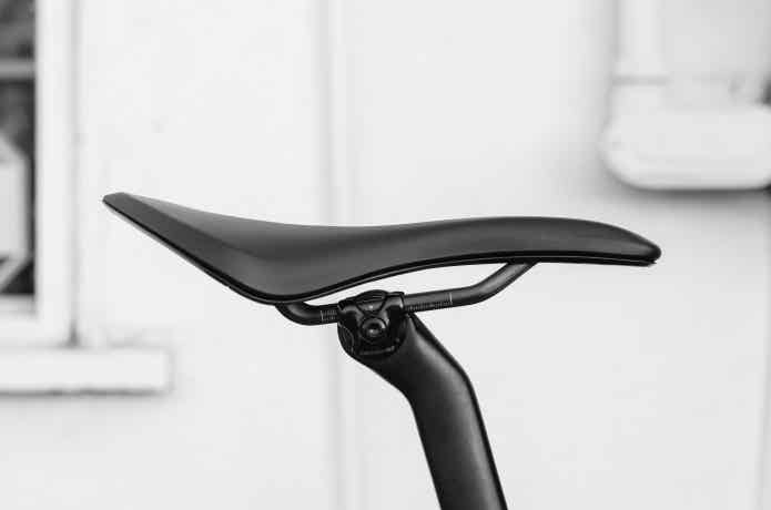 フィージーク TEMPO ALIANTE R1 145mm幅 Tempo Aliante R1 Adaptive – Fizik