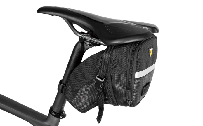 自転車用のコンパクトなサドルバッグ
