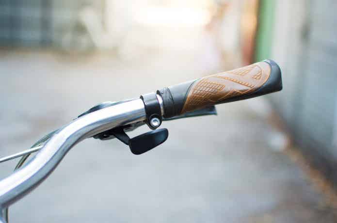 エルゴタイプの自転車グリップ