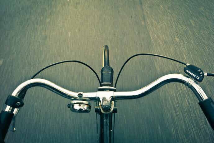 セミアップハンドルの自転車