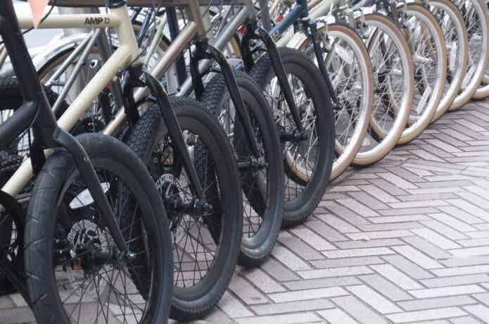 屋外の自転車売り場