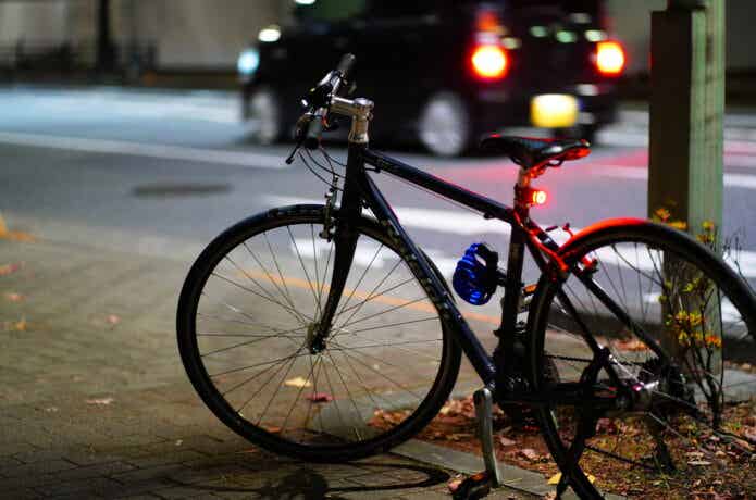 停車しているクロスバイク