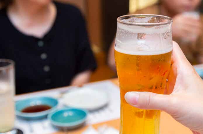 飲み会でのビールのアップ