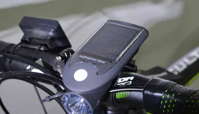 自動で充電される「ソーラー充電式」