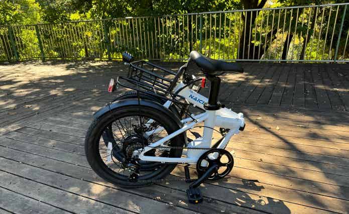 折りたたんだ自転車