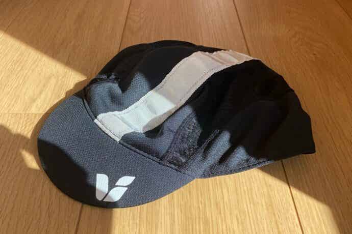 着用していない状態のサイクルキャップ