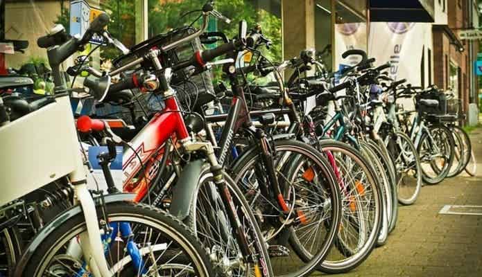 自転車ショップの店先