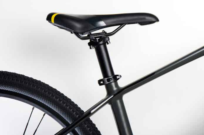 クロスバイクのサドル