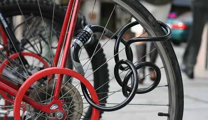 クロスバイク用のワイヤーロック
