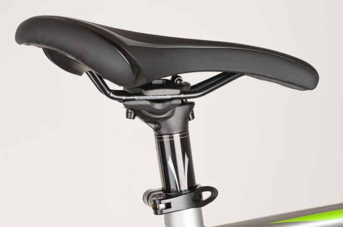 ロードバイクのサドル交換